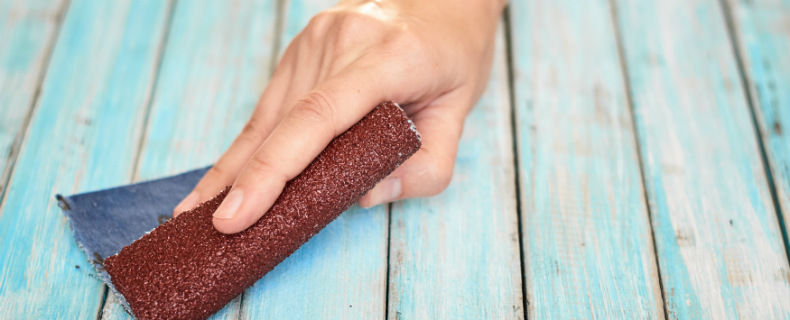 Aprende cómo envejecer los muebles de madera con decapé